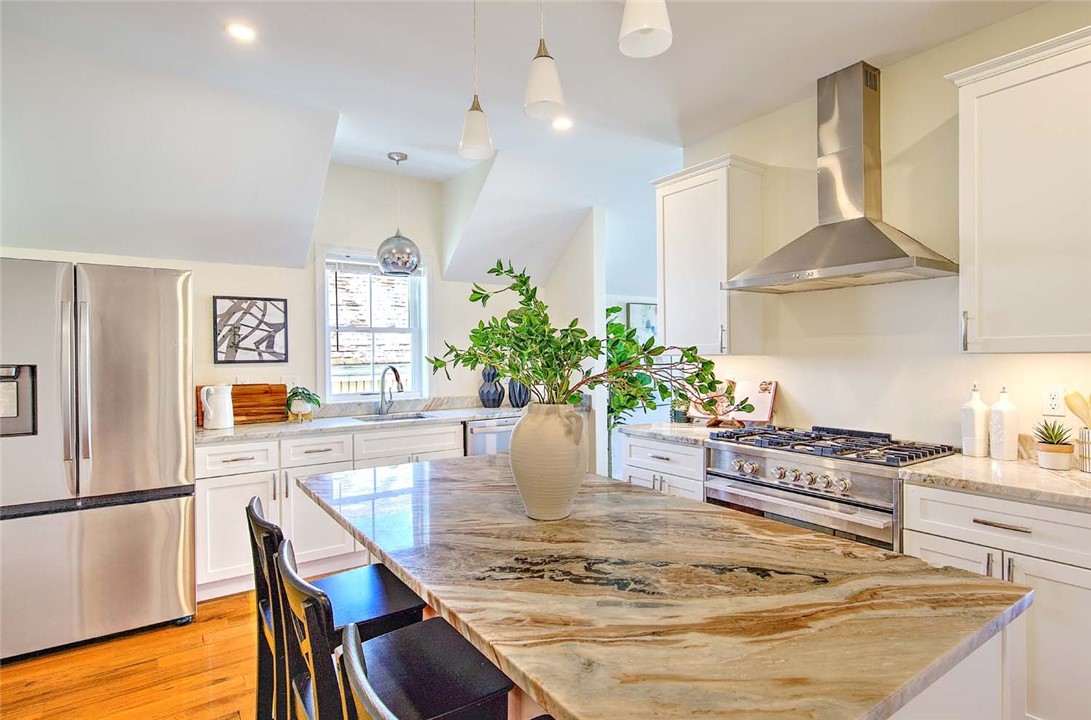 169 Transit Street, Unit 2 Providence, RI 02906 - Photo 4 of 37