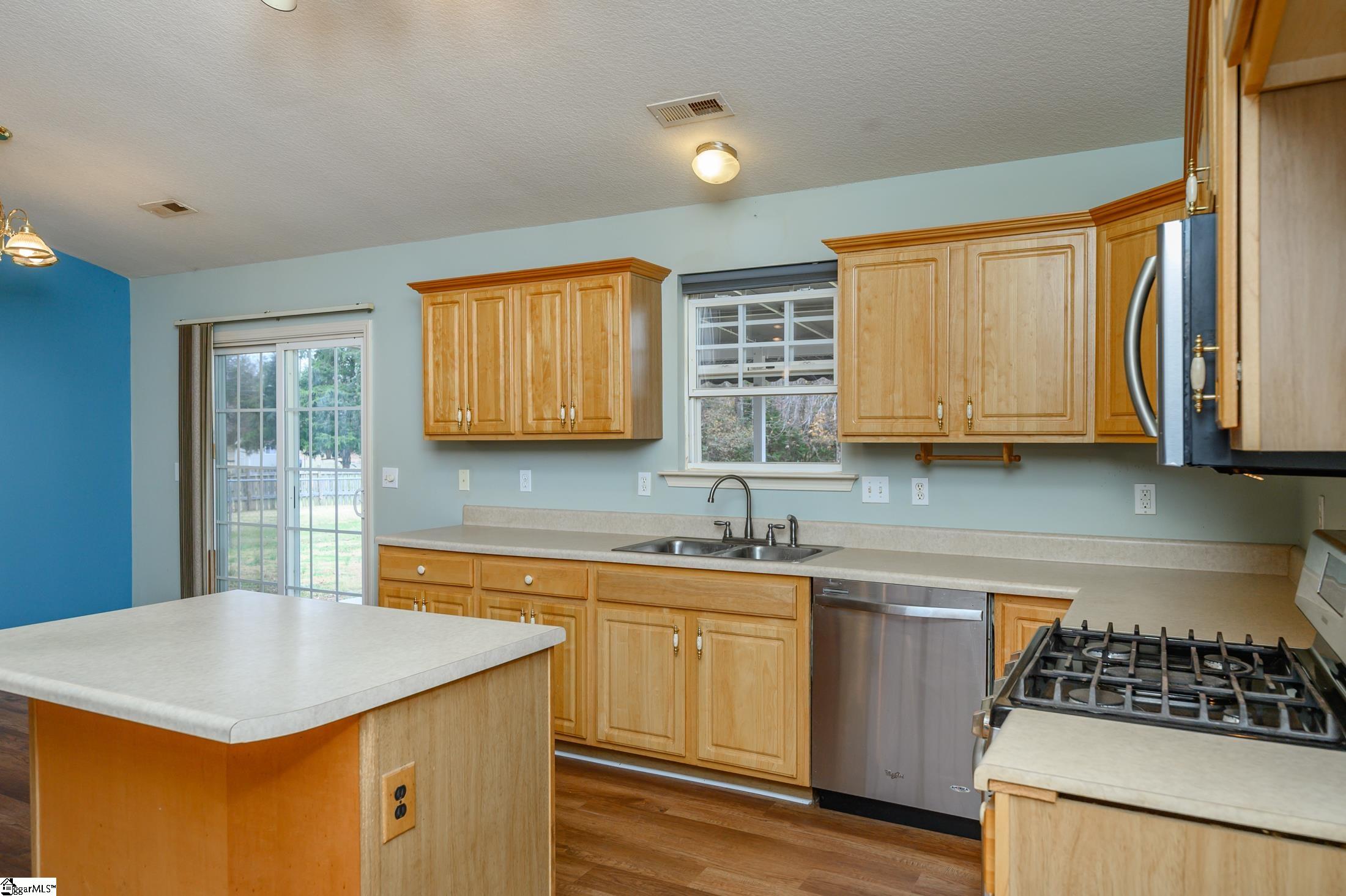 119 Sprouse Lane Fountain Inn, SC 29644 - Photo 10 of 34 Gallery Image 10