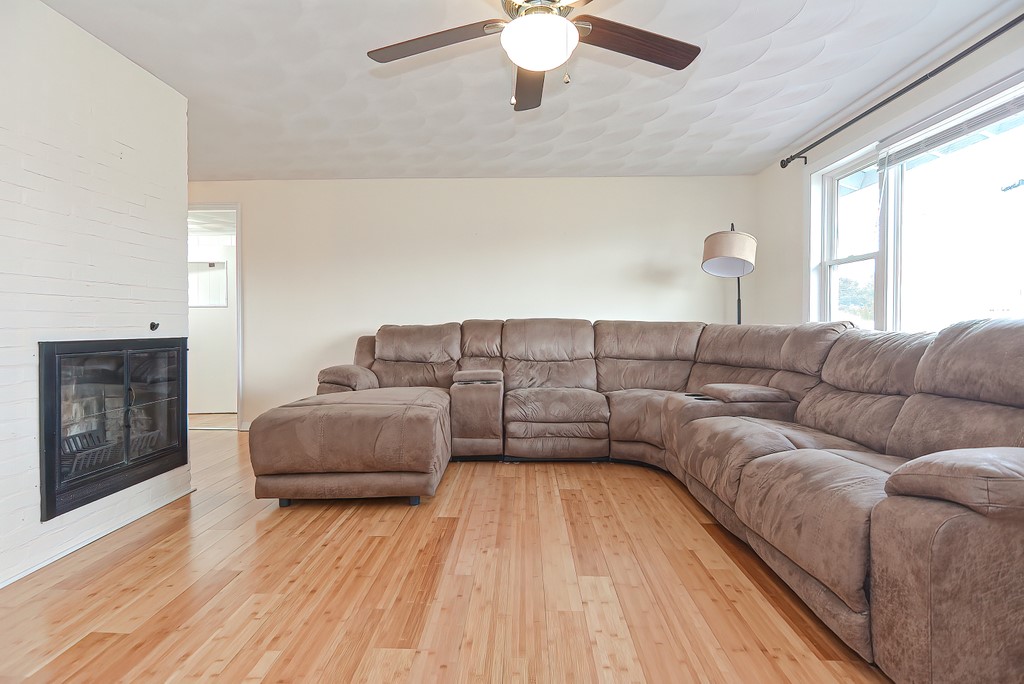 35 Honeysuckle Road Warwick, RI 02888 - Photo 11 of 23