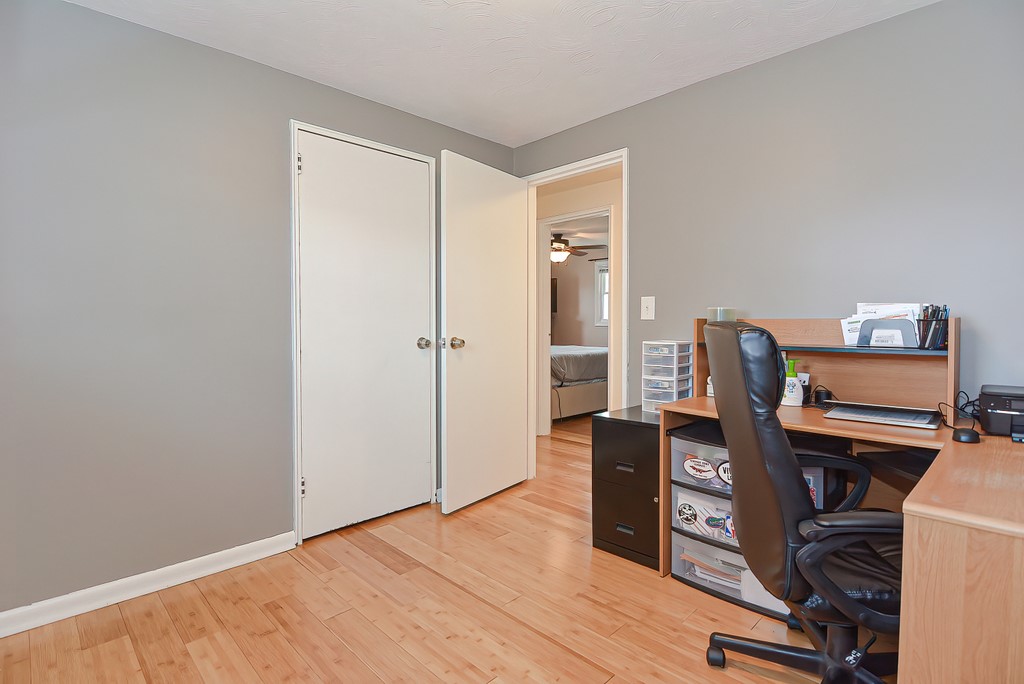 35 Honeysuckle Road Warwick, RI 02888 - Photo 19 of 23