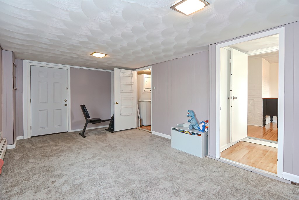 35 Honeysuckle Road Warwick, RI 02888 - Photo 20 of 23