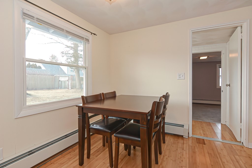 35 Honeysuckle Road Warwick, RI 02888 - Photo 8 of 23