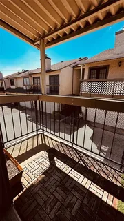 a picture of a very nice looking building