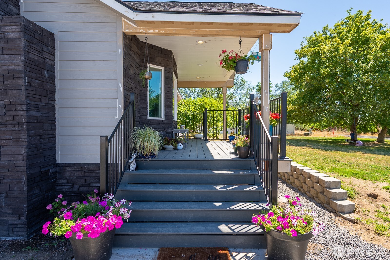 1400 East Nelson Road Moses Lake, WA 98837 - Photo 3 of 33