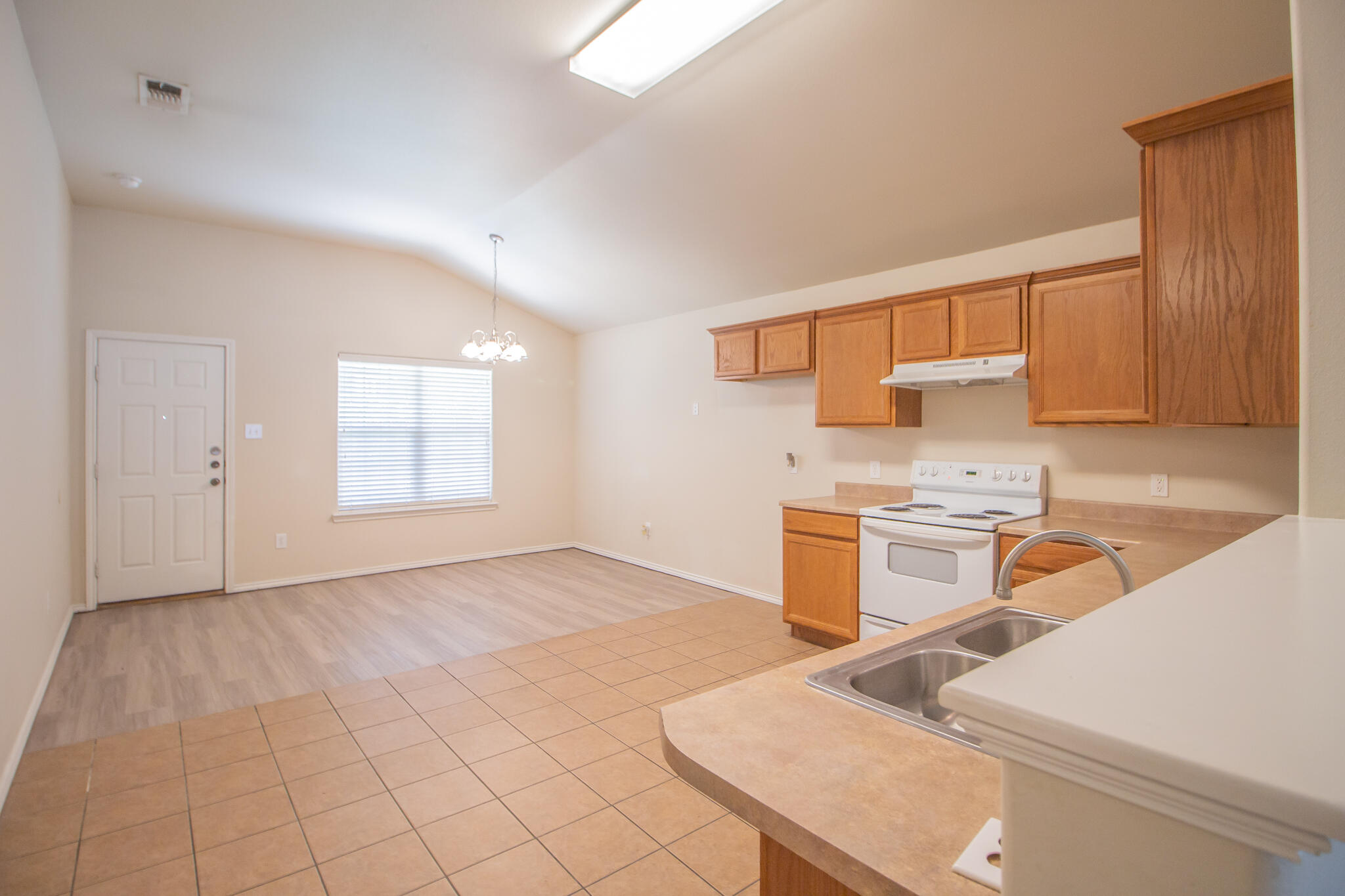 6606 37th Street Lubbock, TX 79407 - Photo 4 of 16 3