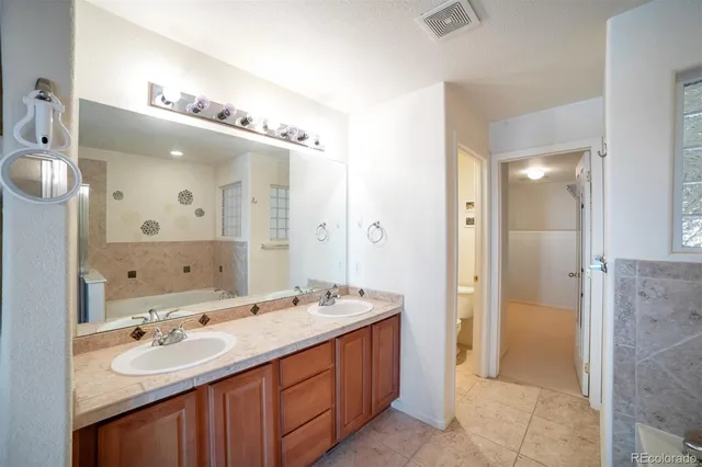 $2,400 | 9816 East Carolina Place, Aurora, CO 80247