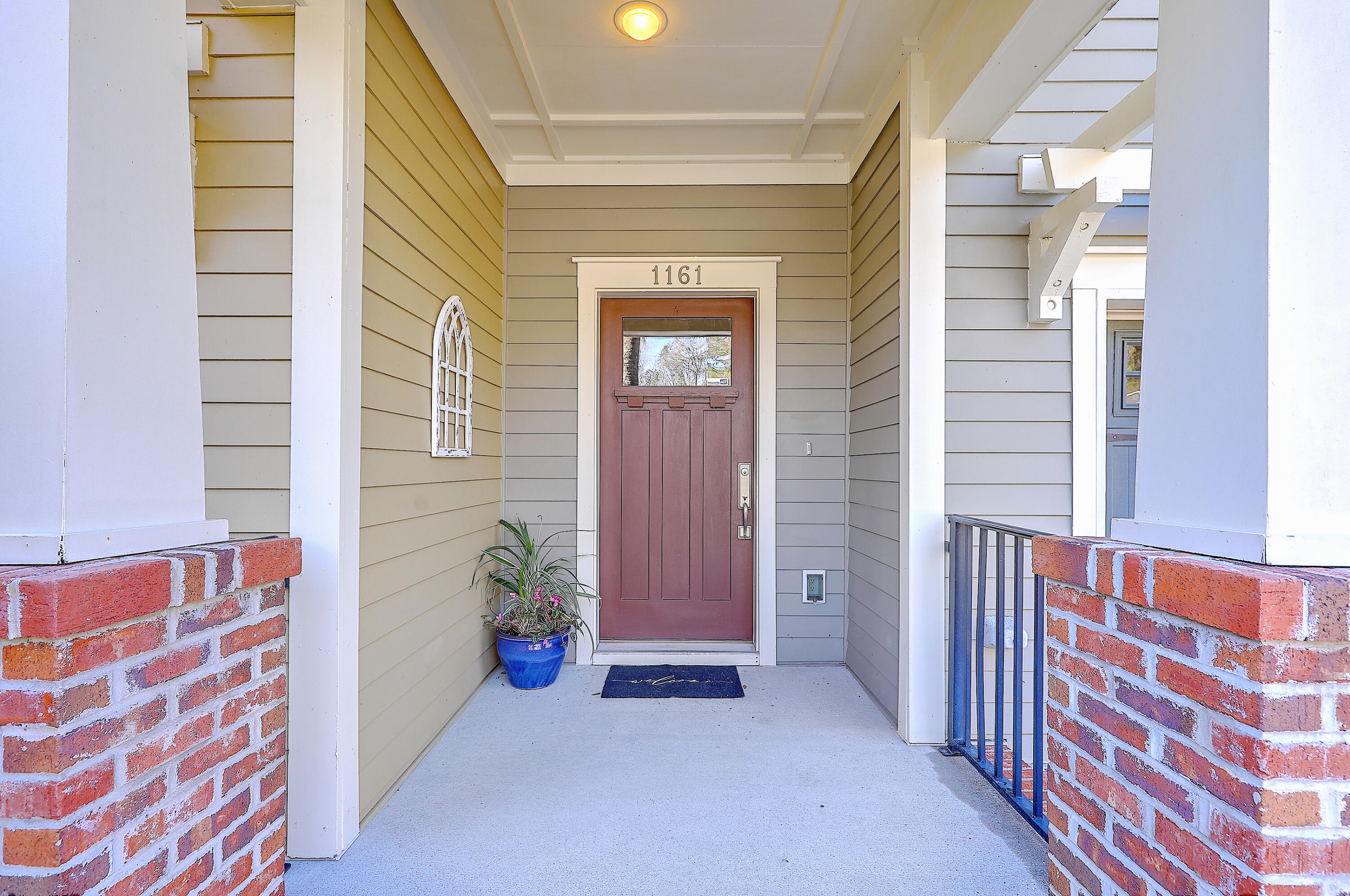 1161 Dingle Road Mount Pleasant, SC 29466 - Photo 4 of 37 Front Porch