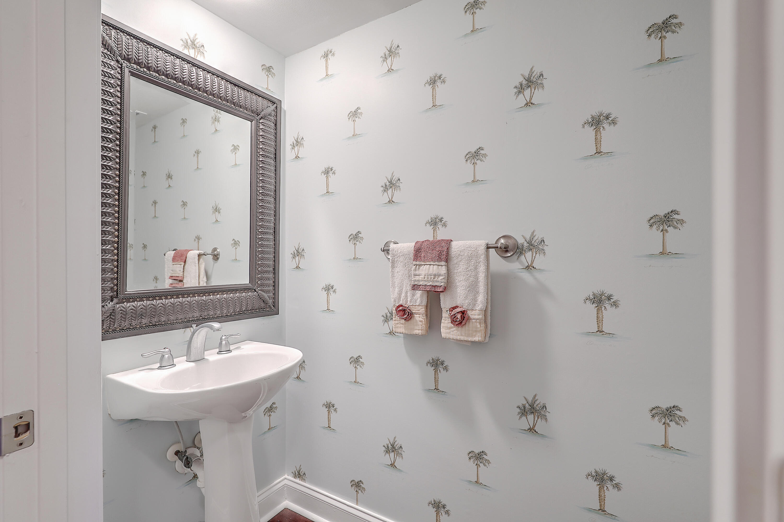 1161 Dingle Road Mount Pleasant, SC 29466 - Photo 9 of 37 1st Floor Half Bath