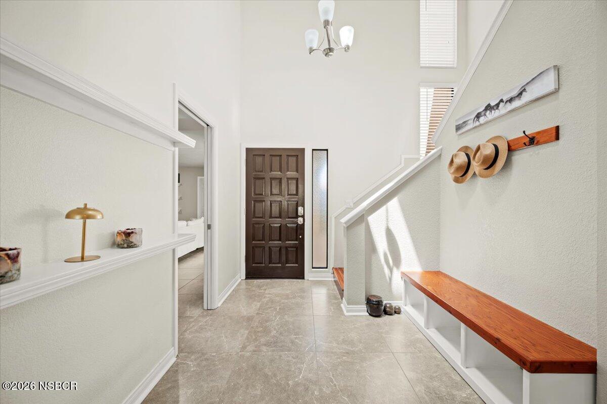 154 Abbey Road Santa Maria, CA 93455 - Photo 5 of 44 09-Entryway