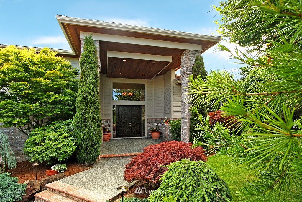 15831 Southeast 45th Street Bellevue, WA 98006 - Photo 1 of 22
