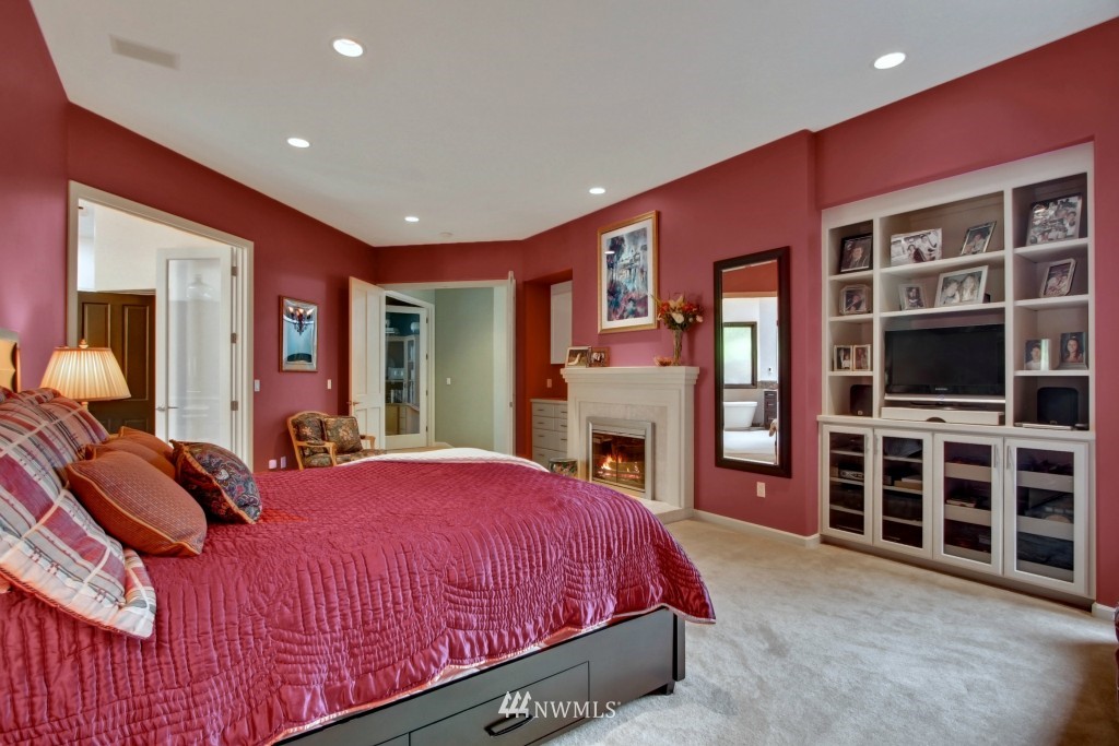 15831 Southeast 45th Street Bellevue, WA 98006 - Photo 11 of 22