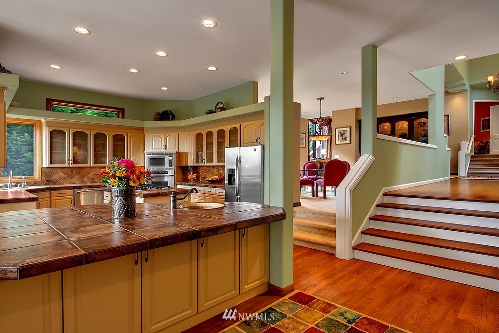 15831 Southeast 45th Street Bellevue, WA 98006 - Photo 15 of 22