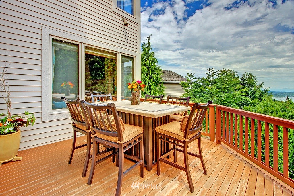 15831 Southeast 45th Street Bellevue, WA 98006 - Photo 19 of 22