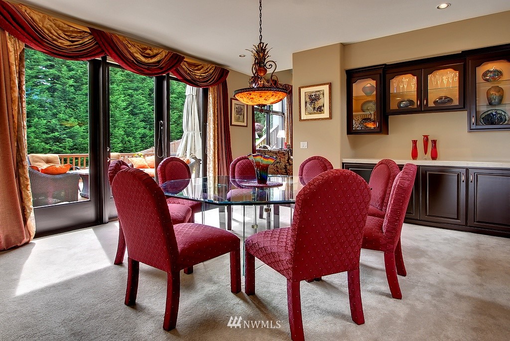 15831 Southeast 45th Street Bellevue, WA 98006 - Photo 6 of 22