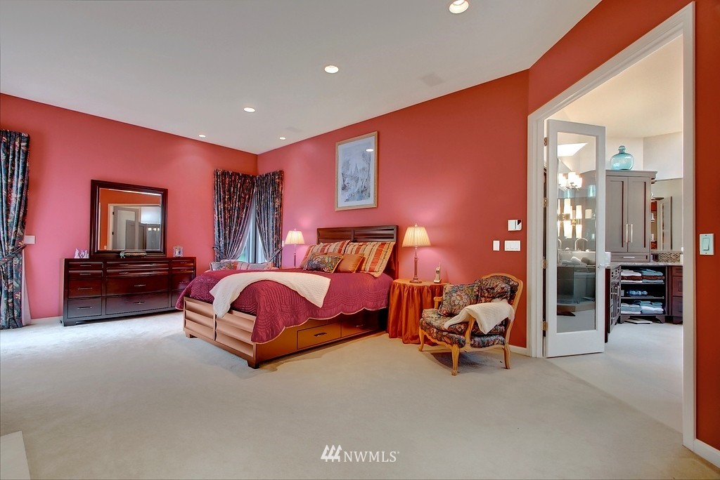 15831 Southeast 45th Street Bellevue, WA 98006 - Photo 10 of 22