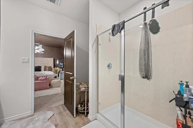 a en suite bathroom with a shower