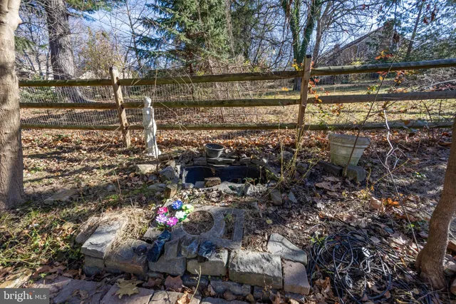 a view of outdoor space and street view