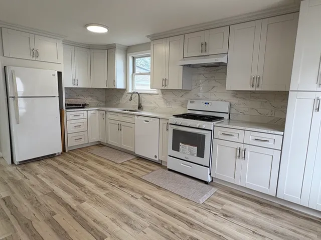 $2,800 | 61-63 Pelham Street, Unit 61, Methuen, MA 01844