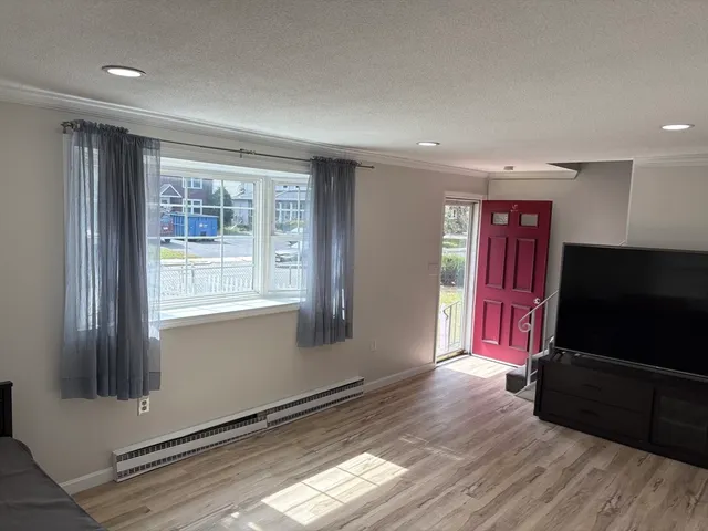 $2,800 | 61-63 Pelham Street, Unit 61, Methuen, MA 01844