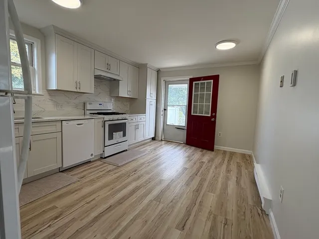 $2,800 | 61-63 Pelham Street, Unit 61, Methuen, MA 01844