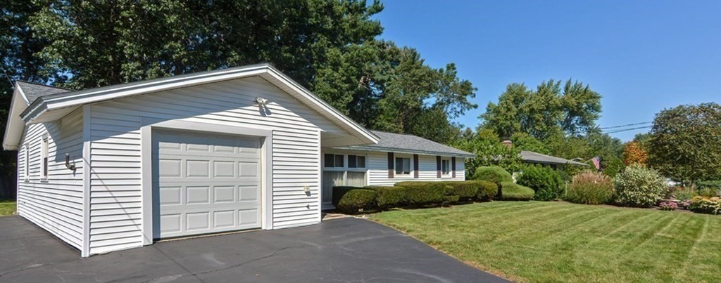 17 Campello Road Framingham, MA 01701 - Photo 3 of 27 Gallery Image 3