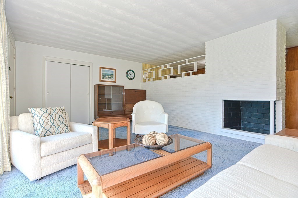 17 Campello Road Framingham, MA 01701 - Photo 7 of 27 Gallery Image 7