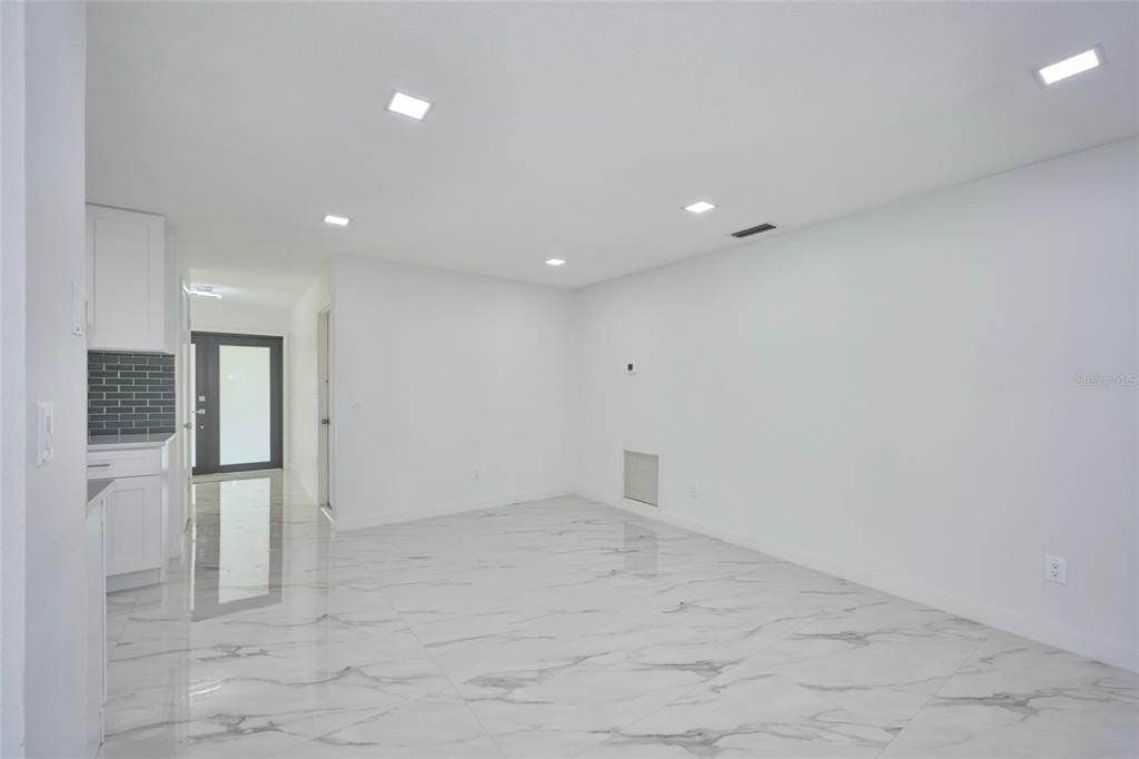 2310 Laguna Drive Indian Lake Estates, FL 33843 - Photo 17 of 27 a view of empty room