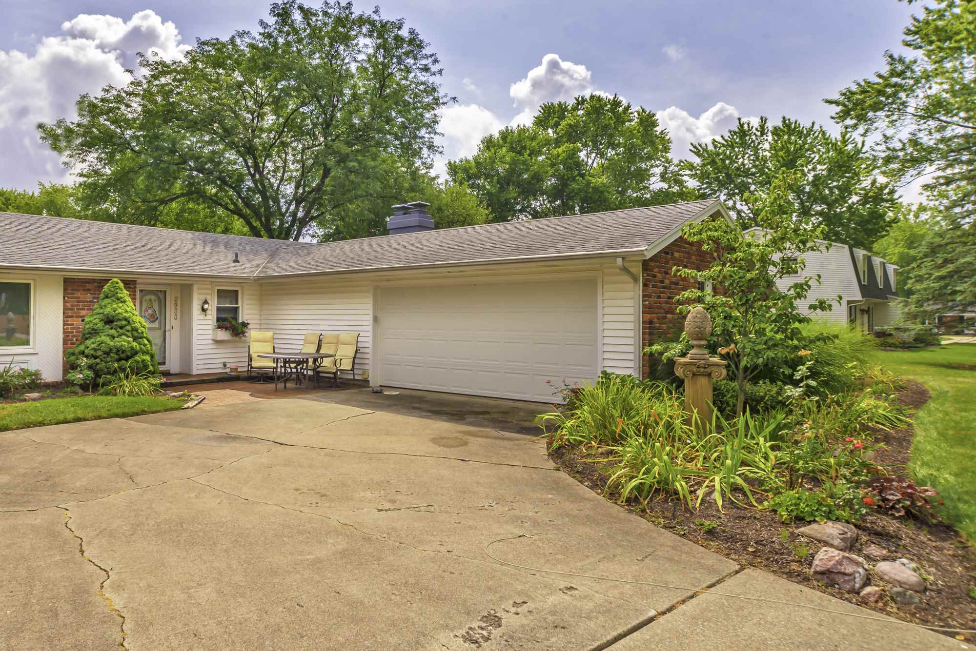 2933 Old Orchard Road Fort Wayne, IN 46804 - Photo 3 of 25