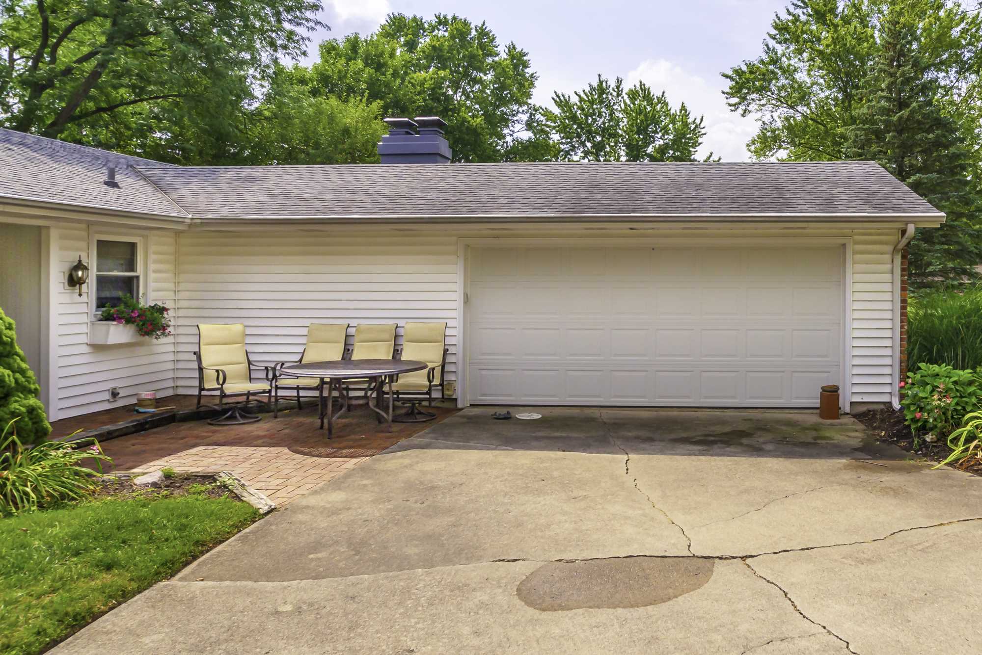 2933 Old Orchard Road Fort Wayne, IN 46804 - Photo 4 of 25