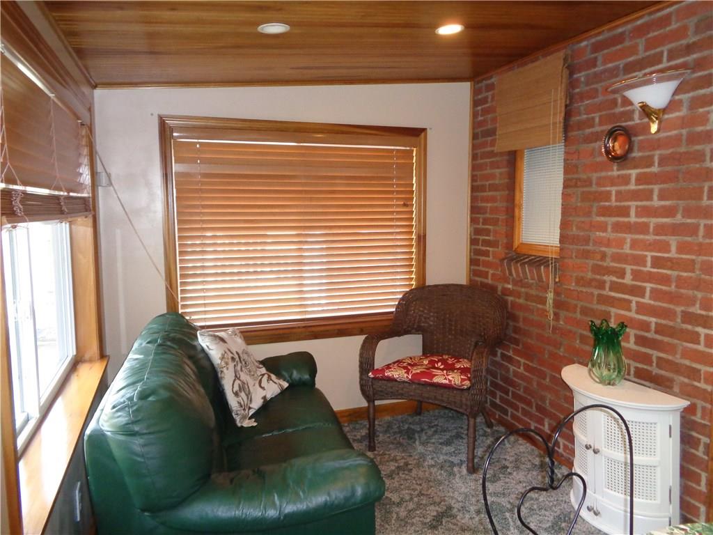 ENCLOSED SUN PORCH
