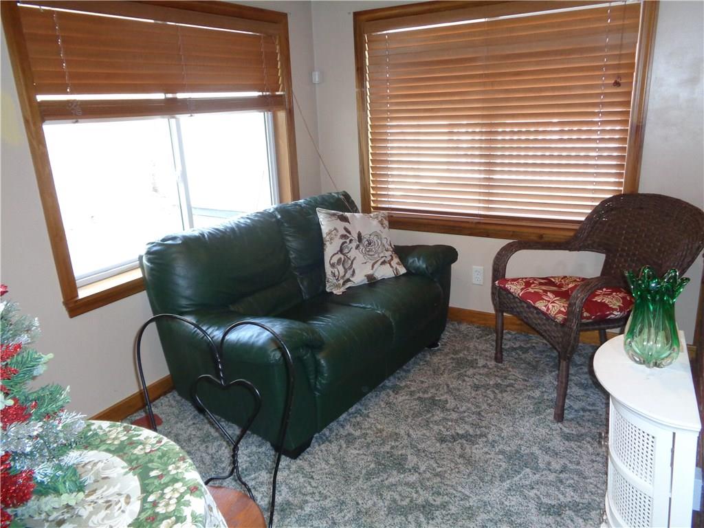 ENCLOSED SUN PORCH