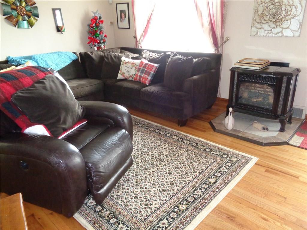ANOTHER VIEW OF LIVING ROOM