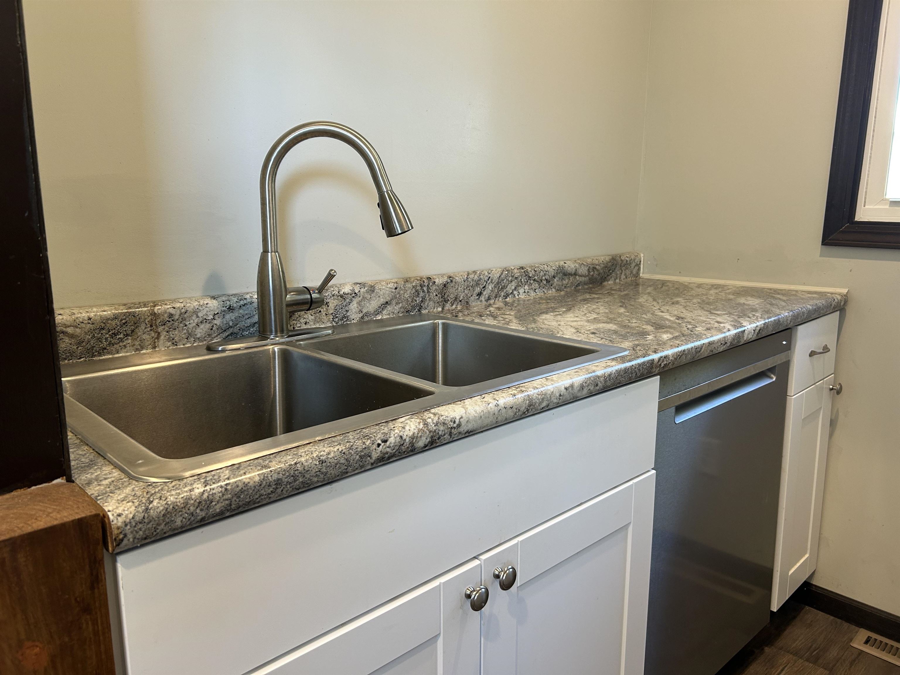 1204 3rd Street Mendota, IL 61342 - Photo 5 of 42