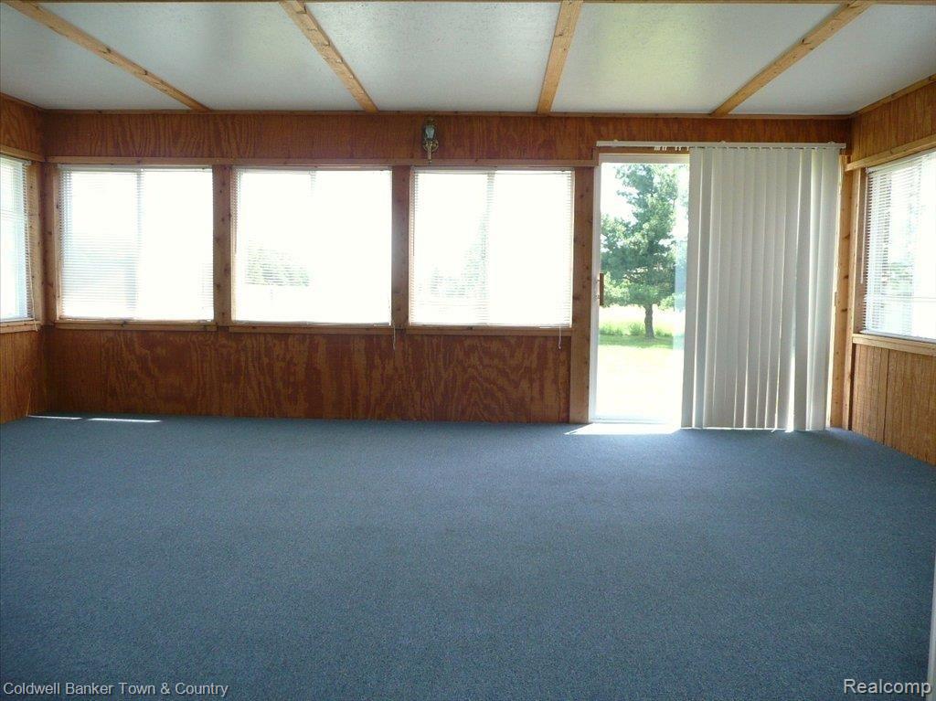 9448 Dean Road Fenton, MI 48430 - Photo 5 of 9 Sun Room
