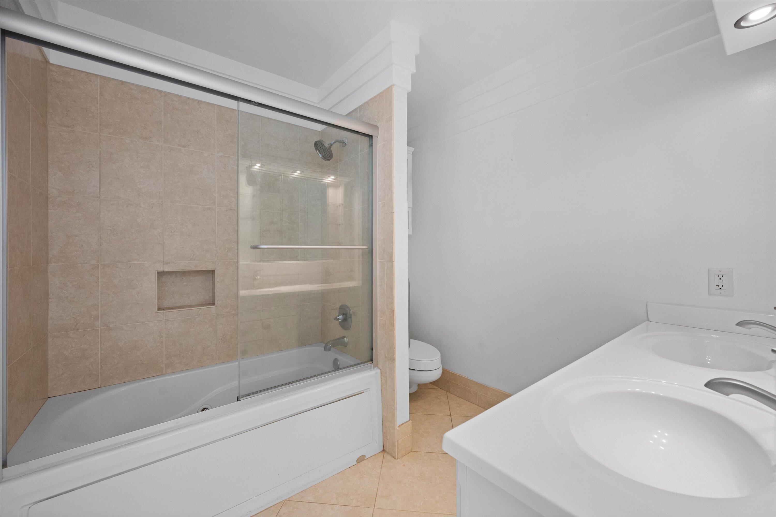 161 Neptune Drive Hypoluxo, FL 33462 - Photo 12 of 31 161 Neptune MasterBath