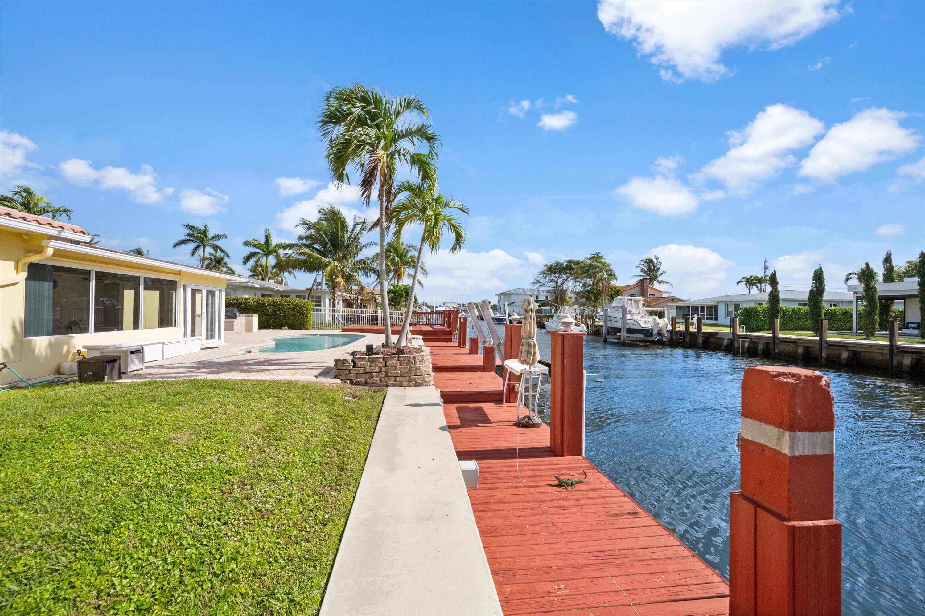 161 Neptune Drive Hypoluxo, FL 33462 - Photo 18 of 31 161 Neptune Yard4