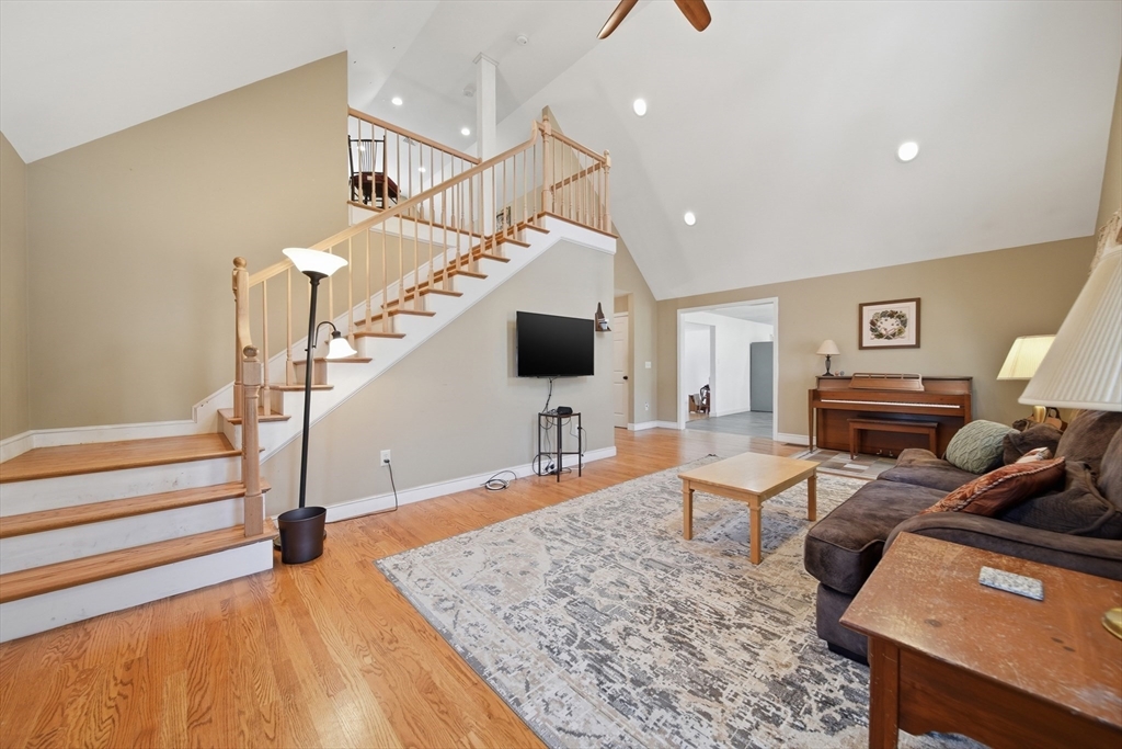 19 Peter Road North Reading, MA 01864 - Photo 11 of 42 Gallery Image 11
