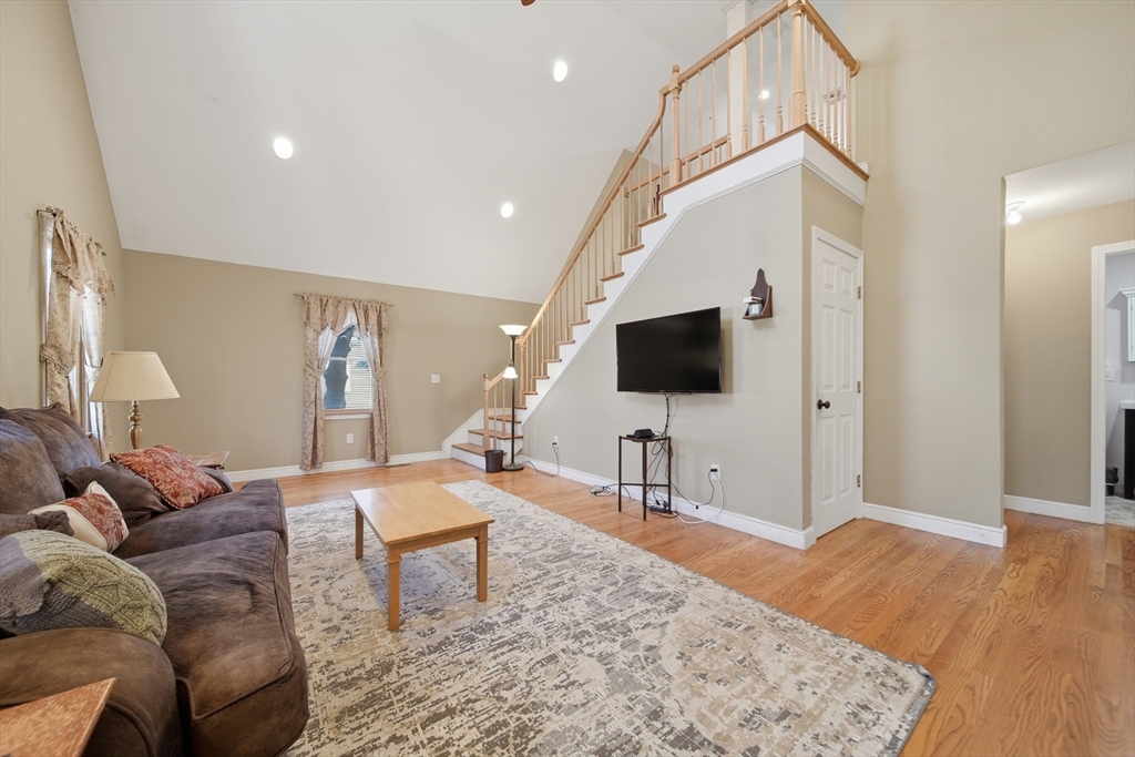 19 Peter Road North Reading, MA 01864 - Photo 10 of 42 Gallery Image 10