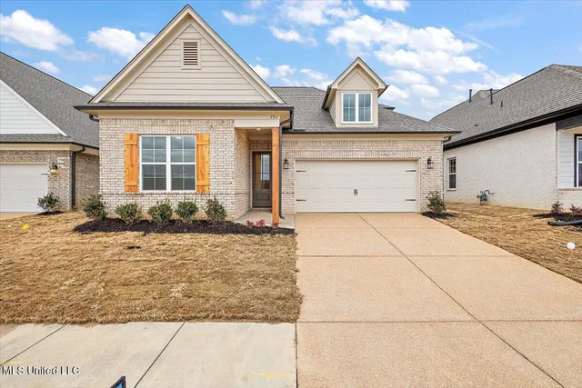 $329,900 | 779 Quitman Court West, Nesbit, MS 38651