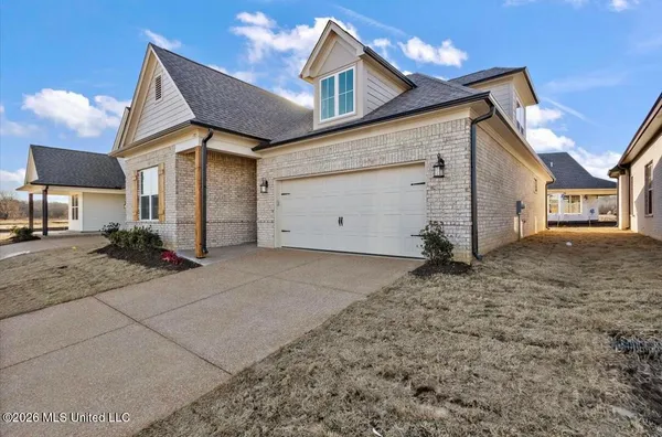 $329,900 | 779 Quitman Court West, Nesbit, MS 38651