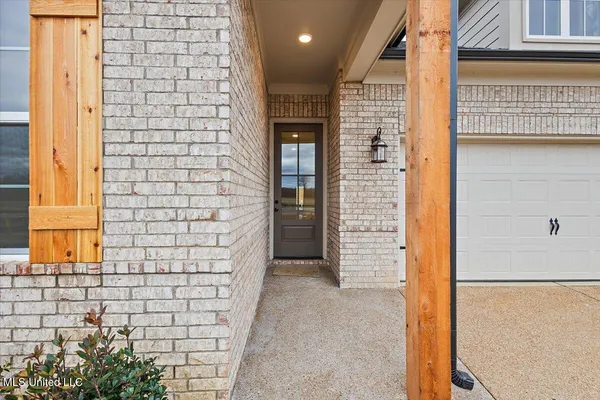 $329,900 | 779 Quitman Court West, Nesbit, MS 38651