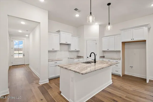 $329,900 | 779 Quitman Court West, Nesbit, MS 38651