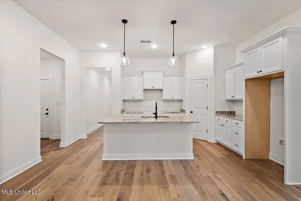 $329,900 | 779 Quitman Court West, Nesbit, MS 38651