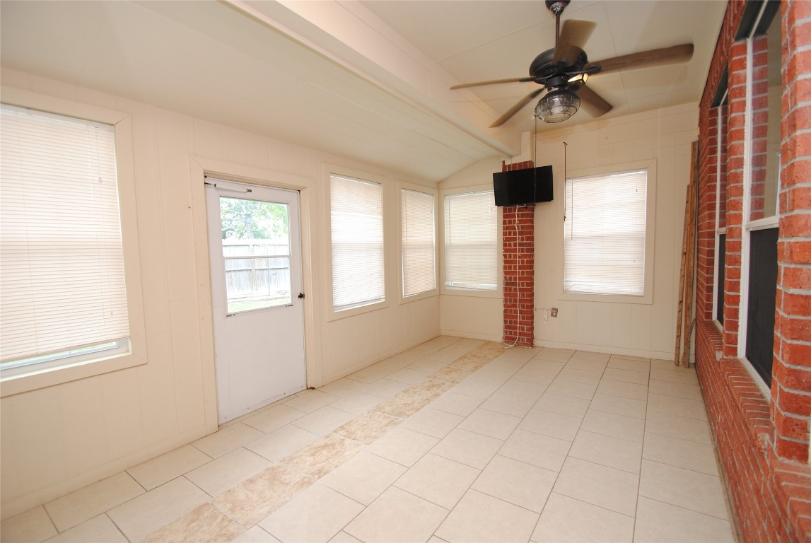 13409 Garden Spring Court Rosharon, TX 77583 - Photo 35 of 38 Enclosed Patio