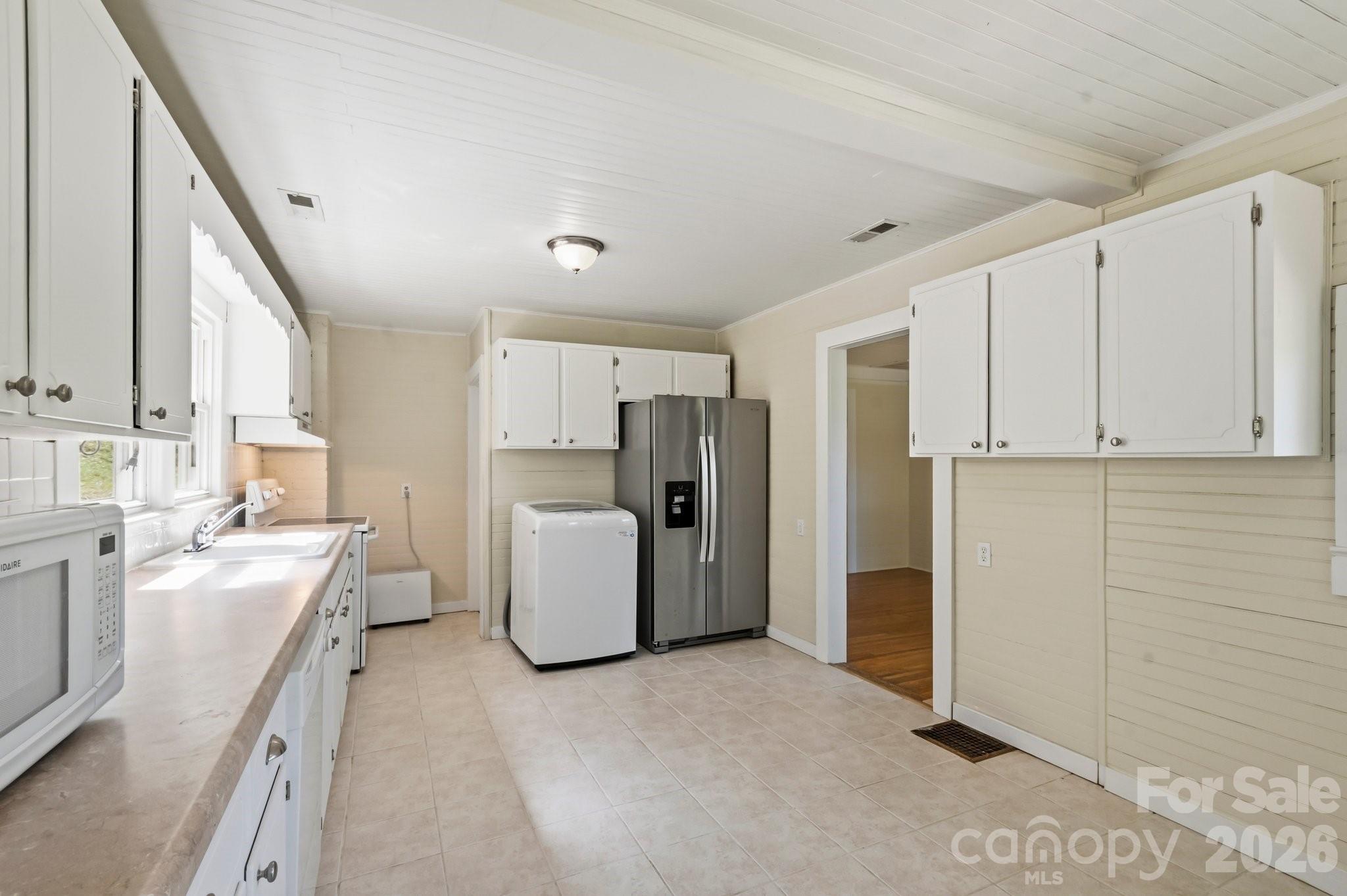 441 Main Street Clyde, NC 28721 - Photo 8 of 44