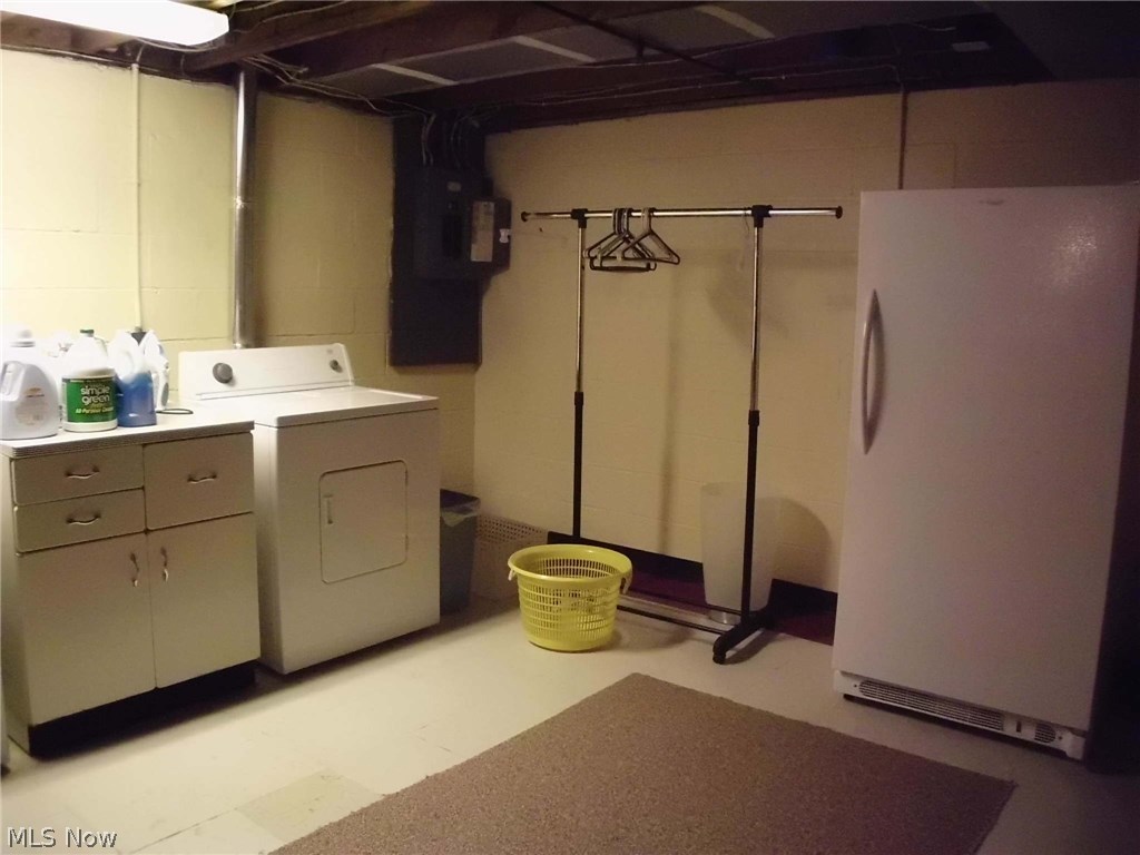 180 Winchester Road Akron, OH 44333 - Photo 15 of 19 Laundry room with plenty of space