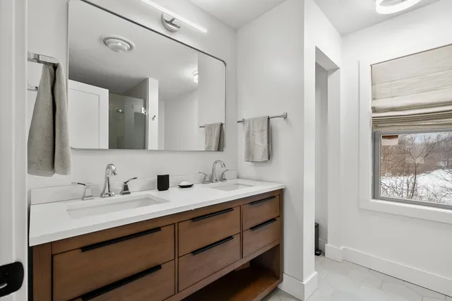 $790,000 | 1500 Sanford Lane, Buchanan, MI 49107