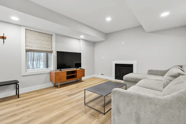 $790,000 | 1500 Sanford Lane, Buchanan, MI 49107