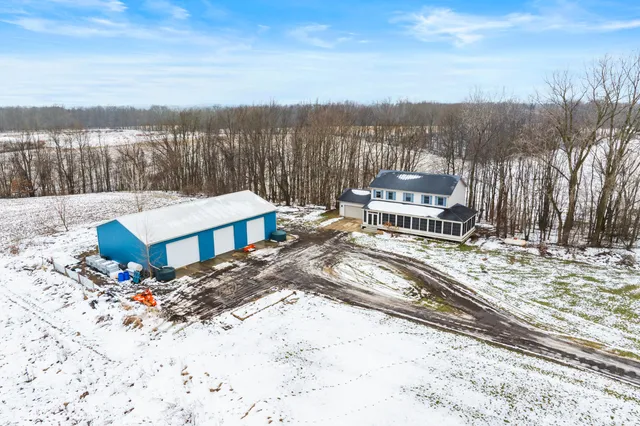 $790,000 | 1500 Sanford Lane, Buchanan, MI 49107