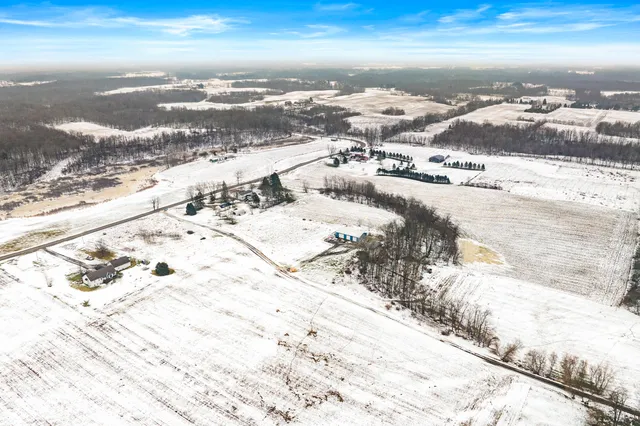 $790,000 | 1500 Sanford Lane, Buchanan, MI 49107